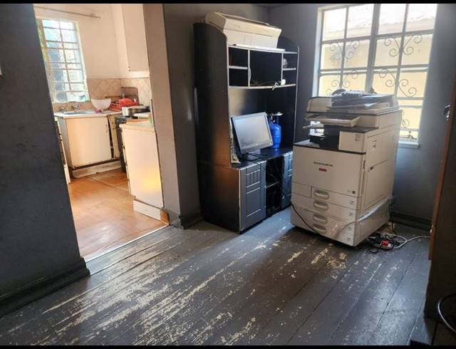 3 BEDROOM HOUSE FOR SALE IN BEZUIDENHOUT VALLEY